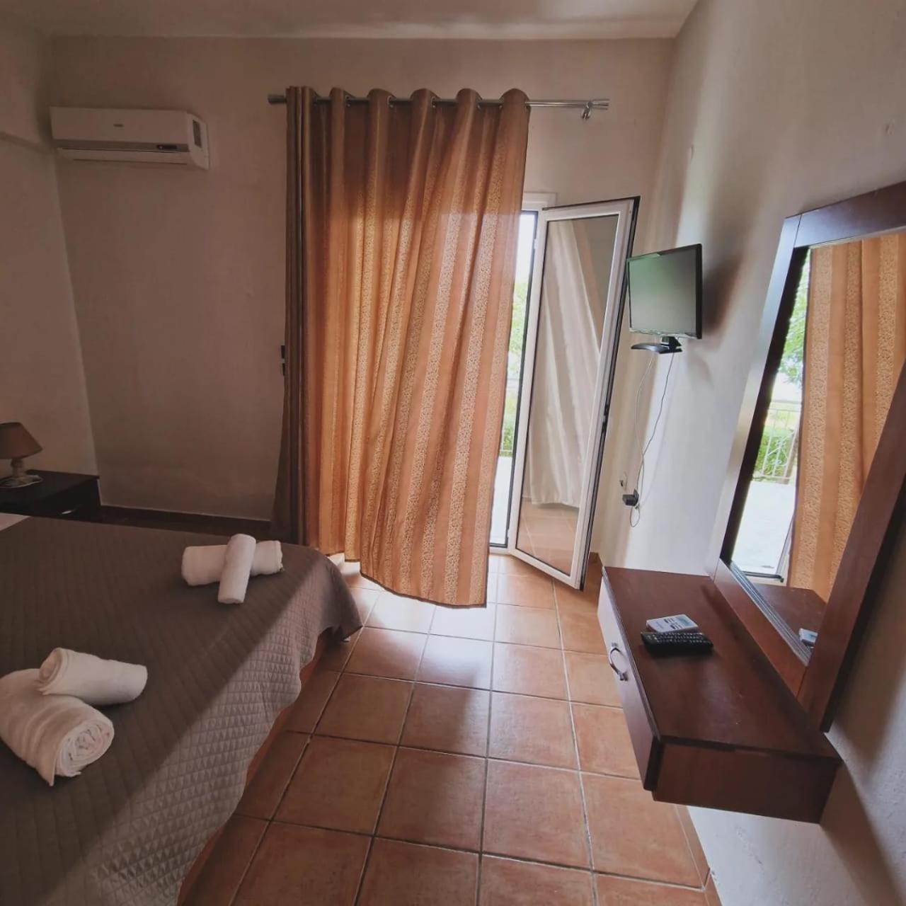 Escape Rooms Himara Kültér fotó